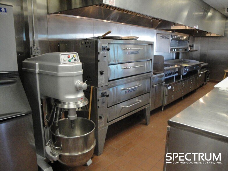 More Photos Of 26306 Diamond Pl, Santa Clarita Distribution For Lease