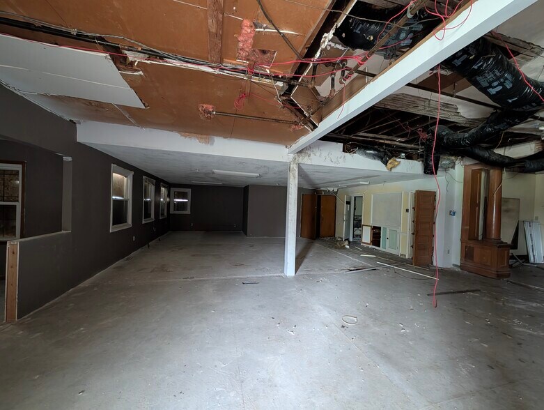 More Photos Of 2430-2440 Bowser Ave, Fort Wayne Apartments For Sale