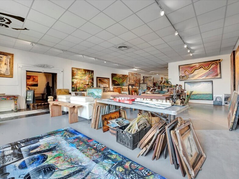 More Photos Of 132 Nacogdoches St, Center Storefront Retail Residential For Sale