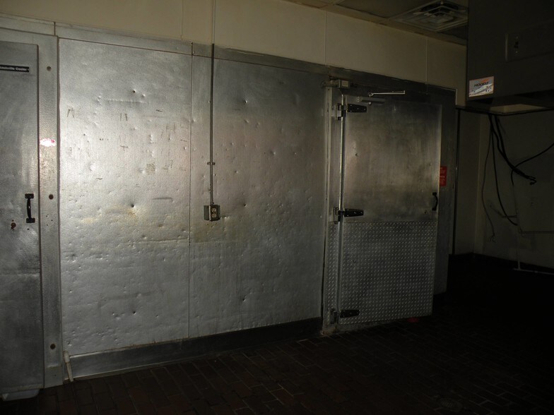 More Photos Of 634 Knox Blvd, Radcliff Restaurant For Sale