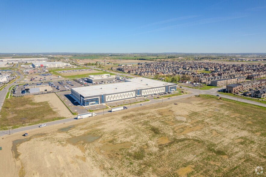More Photos Of 96 Inspire Blvd, Brampton Warehouse For Lease