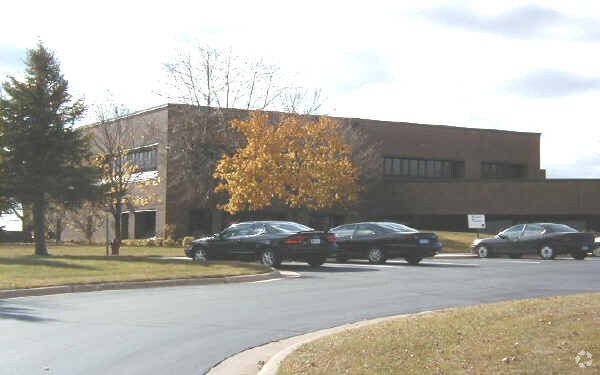 More Photos Of 14615 Lone Oak Rd, Eden Prairie Office For Sale