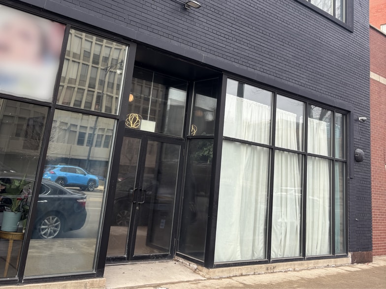 More Photos Of 2014-2036 S Michigan Ave, Chicago Office Residential For Lease