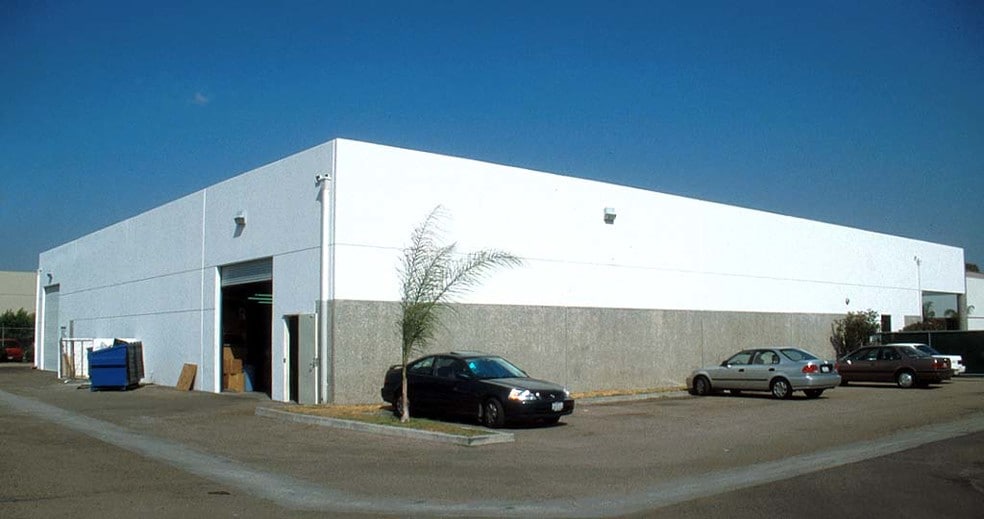 More Photos Of 11591 Markon Dr, Garden Grove Warehouse For Lease