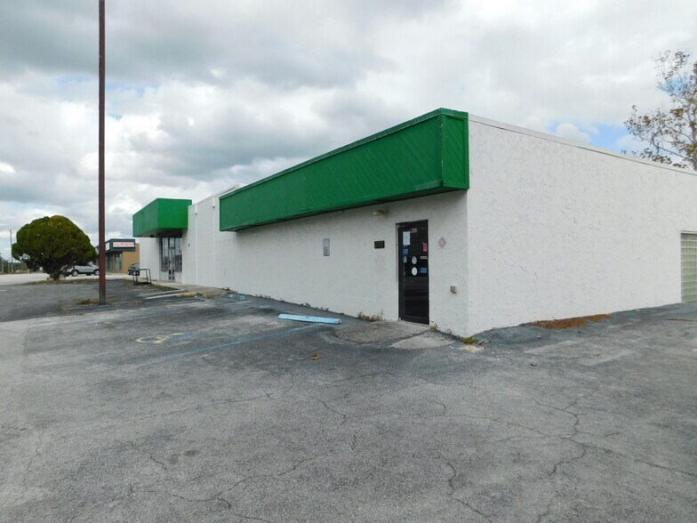Primary Photo Of 813 N Lake Parker Ave, Lakeland Freestanding For Lease