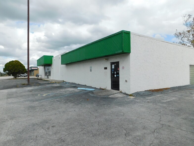 More Photos Of 813 N Lake Parker Ave, Lakeland Freestanding For Lease
