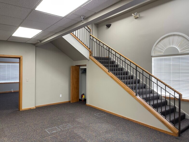 More Photos Of 12730 S Pflumm Rd, Olathe Office For Sale