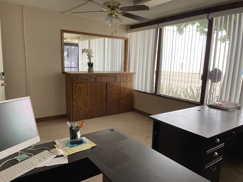 More Photos Of 1445 W Brooks St, Ontario Warehouse For Lease