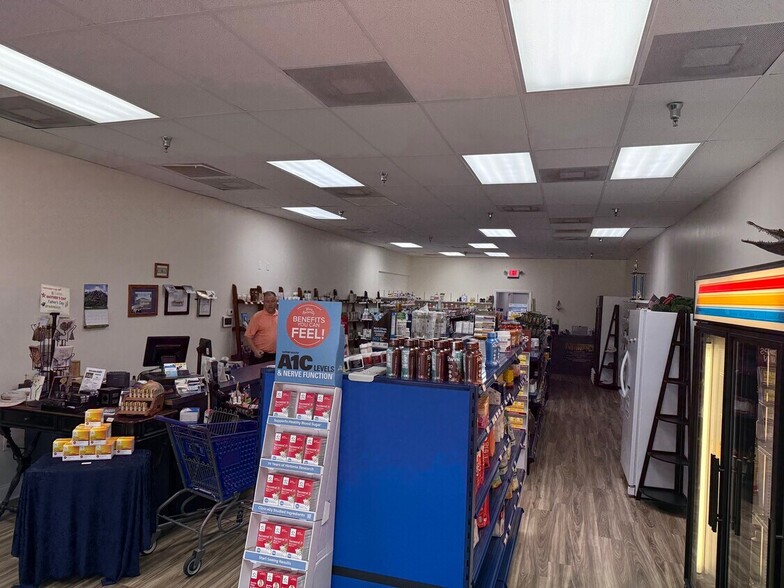 More Photos Of 2398 Commercial Way, Spring Hill Unknown For Lease