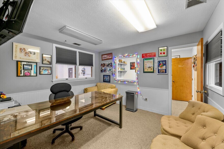 More Photos Of 1728 Sadler St, Sandusky Warehouse For Sale