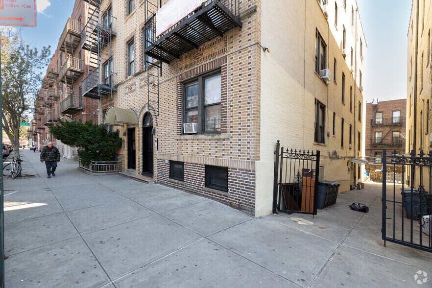More Photos Of 9926 41st Ave, Corona Apartments For Sale