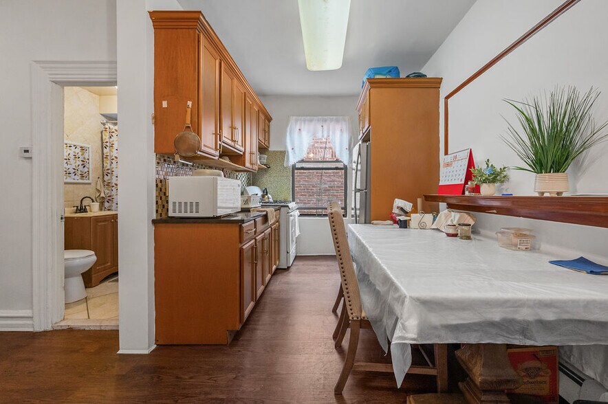 More Photos Of 2337 Bath Ave, Brooklyn Flex For Sale