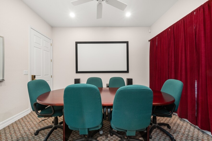 More Photos Of 405 W Interlake Blvd, Lake Placid Office For Sale