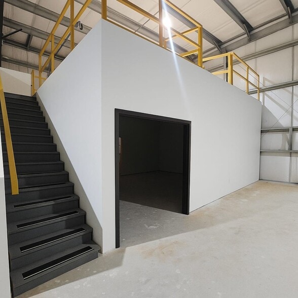 More Photos Of 6420 FM 1102, New Braunfels Unknown For Lease