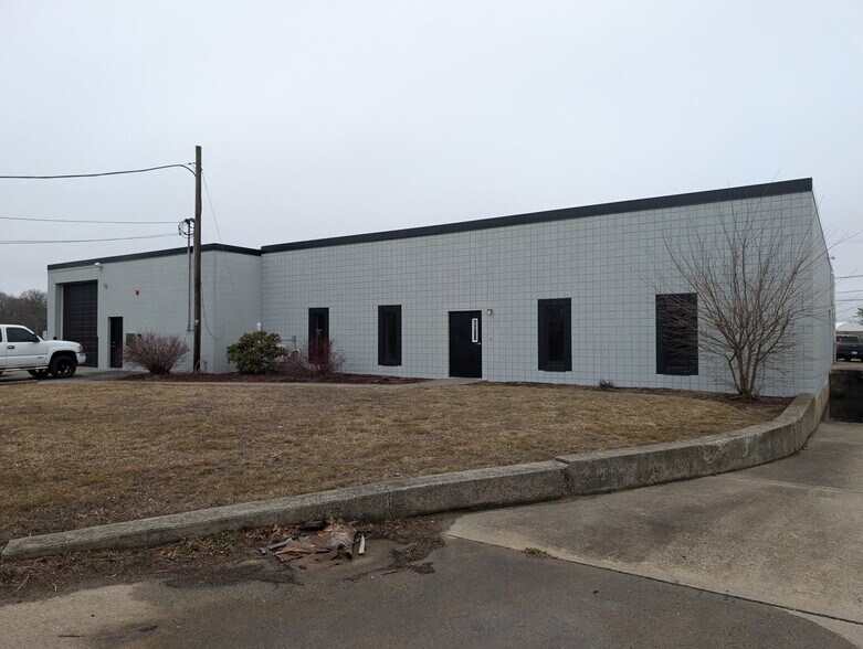 Primary Photo Of 32 Hollister Rd, Seekonk Specialty For Sale