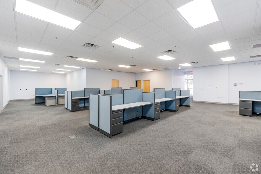 More Photos Of 7890 S Hardy Dr, Tempe Light Distribution For Lease