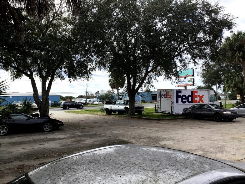 More Photos Of 2156 W King St, Cocoa Service For Sale