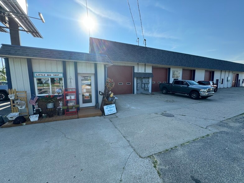 Primary Photo Of 483 Maple st, Grant Industrial For Sale
