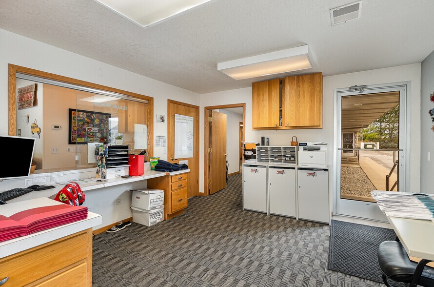 More Photos Of 635 N Center Rd, Saginaw Office For Sale