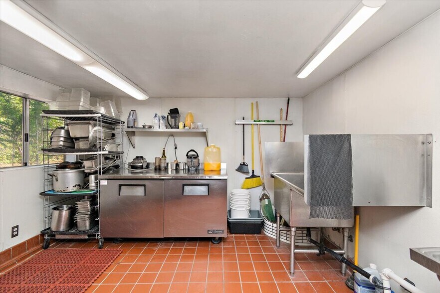 More Photos Of 39226 N Shore Dr, Fawnskin Restaurant For Sale