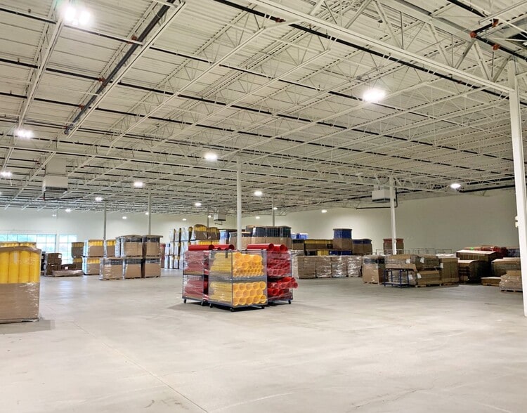 More Photos Of 5638-5772 Transportation Blvd, Garfield Heights Unknown For Lease