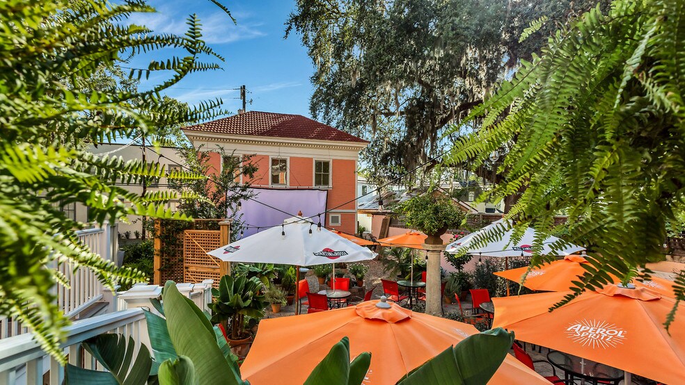 More Photos Of 119 E 37th St, Savannah Restaurant For Sale