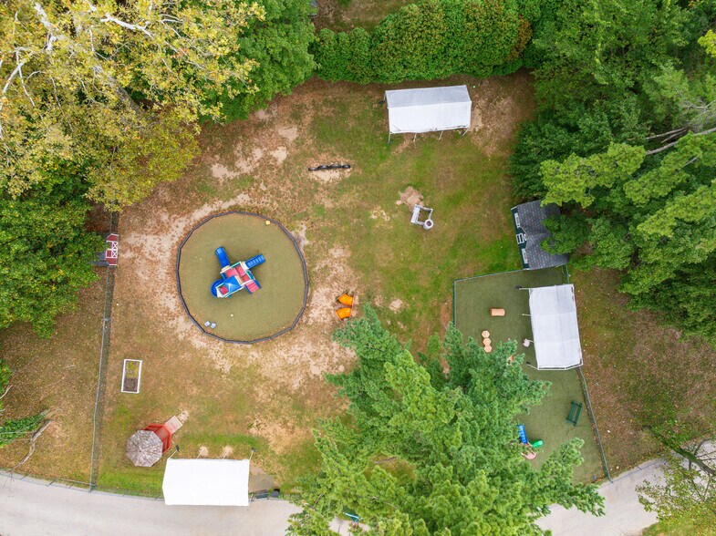 More Photos Of 200 Camp Hill Rd, Fort Washington Specialty For Sale