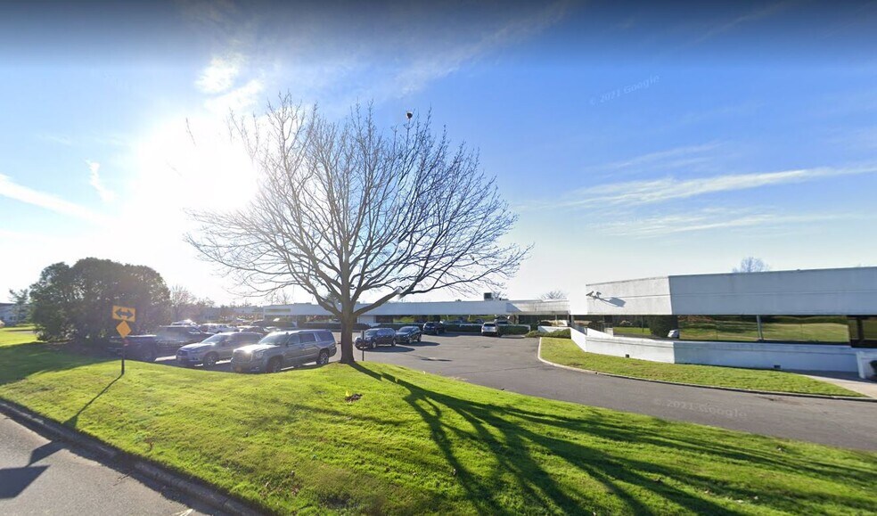 More Photos Of 140 Adams Ave, Hauppauge Medical For Sale