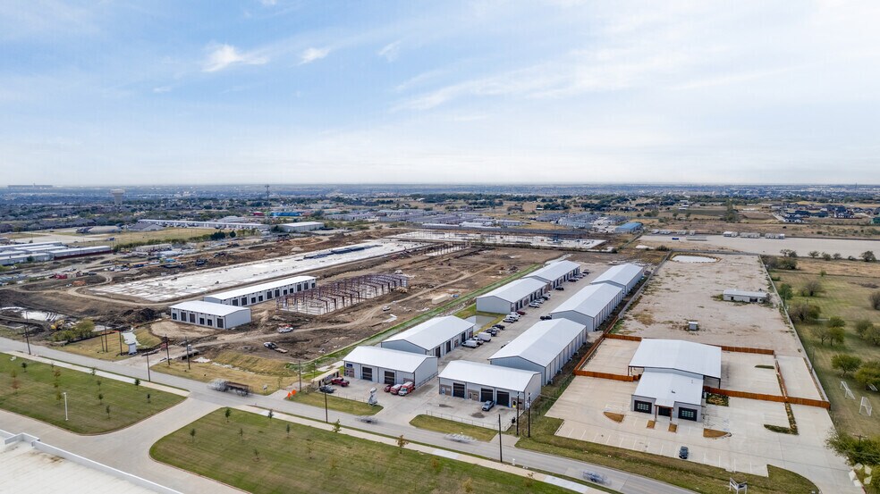 More Photos Of 13029 Harmon Rd, Fort Worth Unknown For Lease