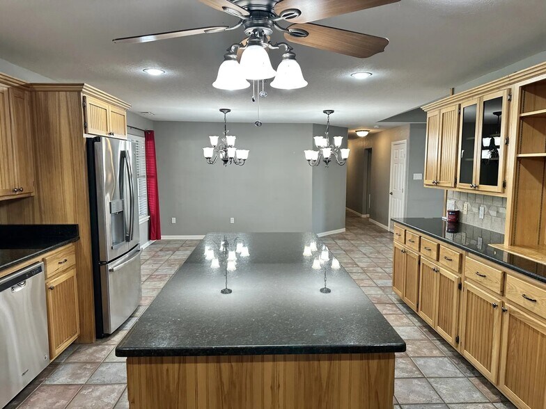 More Photos Of 1782 Key Ln, Abilene Office For Lease