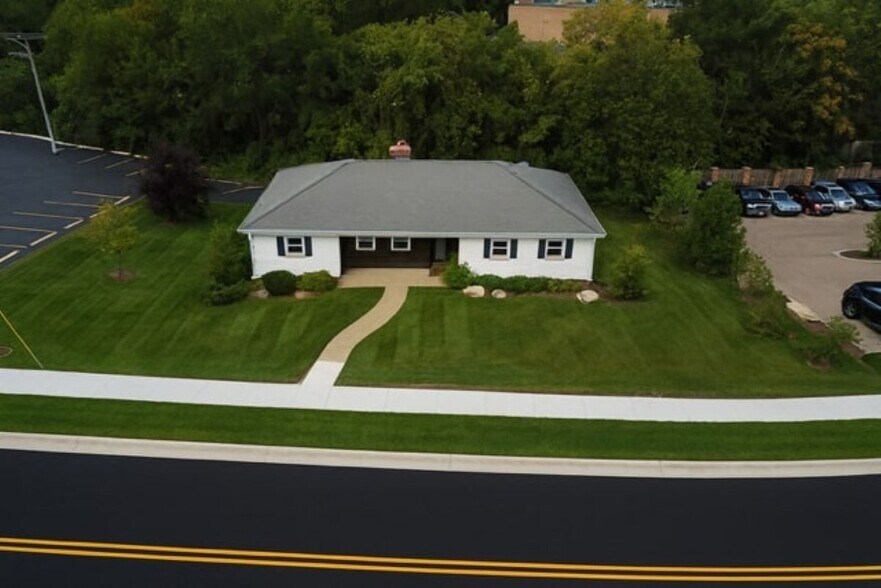 More Photos Of 704 E 9th St, Lockport Medical For Sale