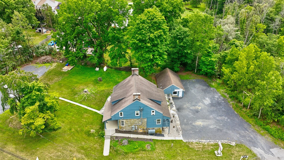 More Photos Of 967 Little Britain Rd, New Windsor Township Freestanding For Sale