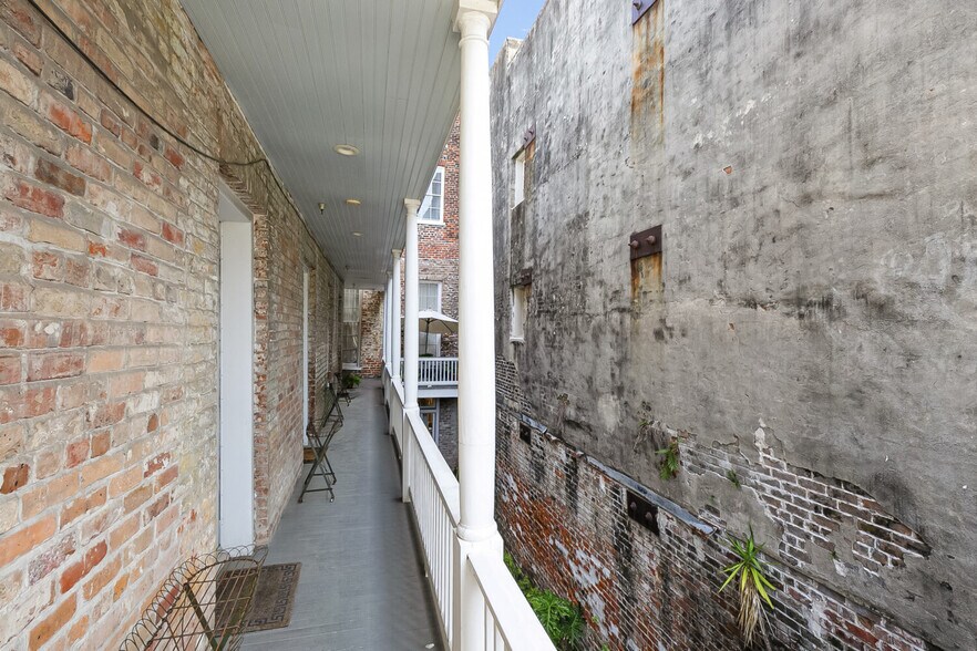 More Photos Of 612 Julia St, New Orleans Apartments For Sale