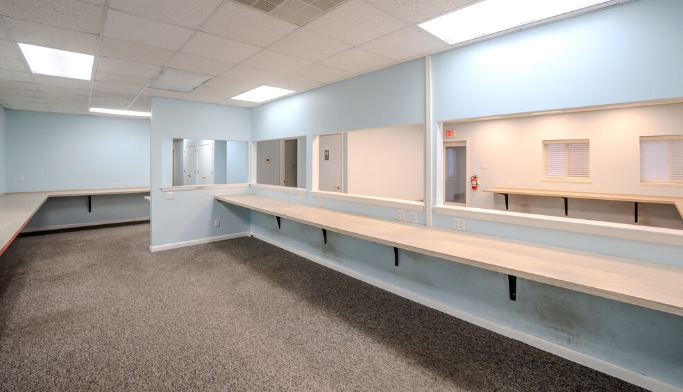 More Photos Of 717 Shore Rd, Somers Point Office For Sale