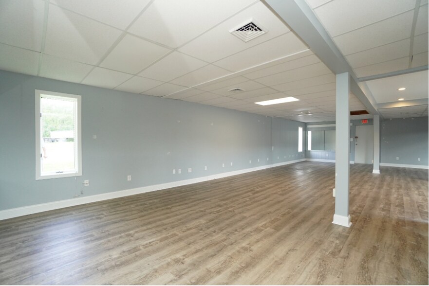 More Photos Of 1630 Midland Beaver Rd, Industry General Retail For Sale