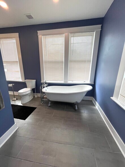 More Photos Of 1233 Peabody Ave, Memphis Office For Sale