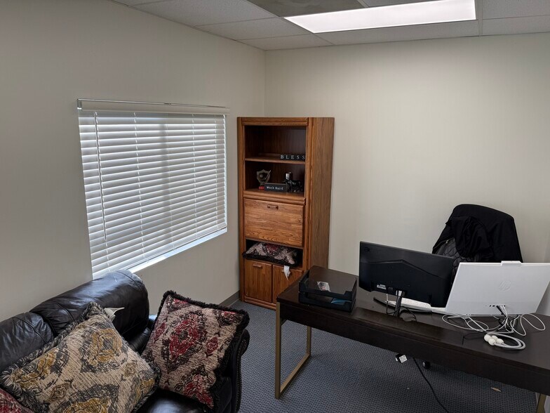 More Photos Of 2332 N Cotner Blvd, Lincoln Apartments For Lease