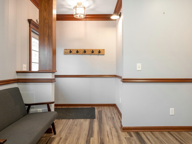 More Photos Of 105 6th Ave, Saint Albans Medical For Sale
