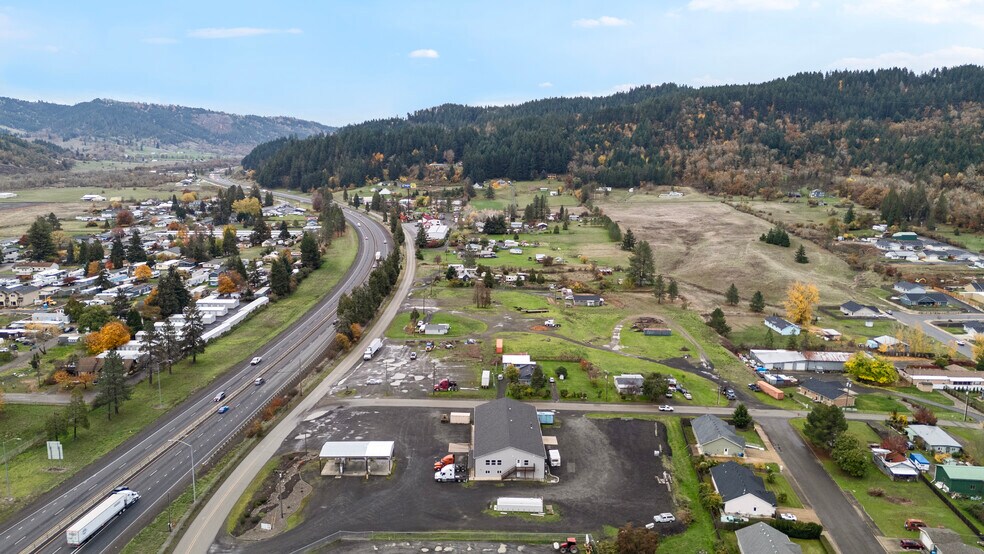 More Photos Of 1625 W Duke Rd, Sutherlin Warehouse For Sale