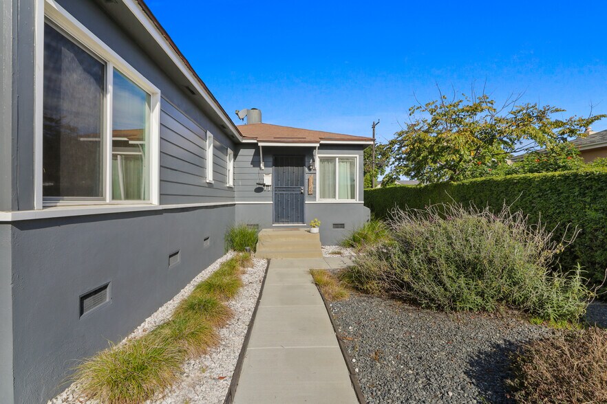 More Photos Of 4201 E Jacinto Way, Long Beach Multifamily For Sale