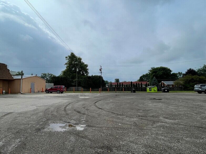 More Photos Of 4397 Main St, Brown City Bar For Sale