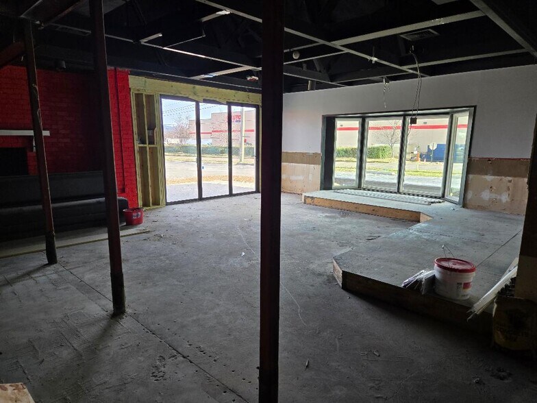More Photos Of 2020 Country Club Ave NW, Huntsville Restaurant For Sale