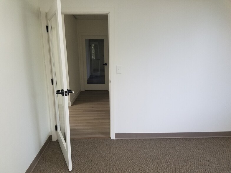 More Photos Of 2503 Eastbluff Dr, Newport Beach Medical For Lease