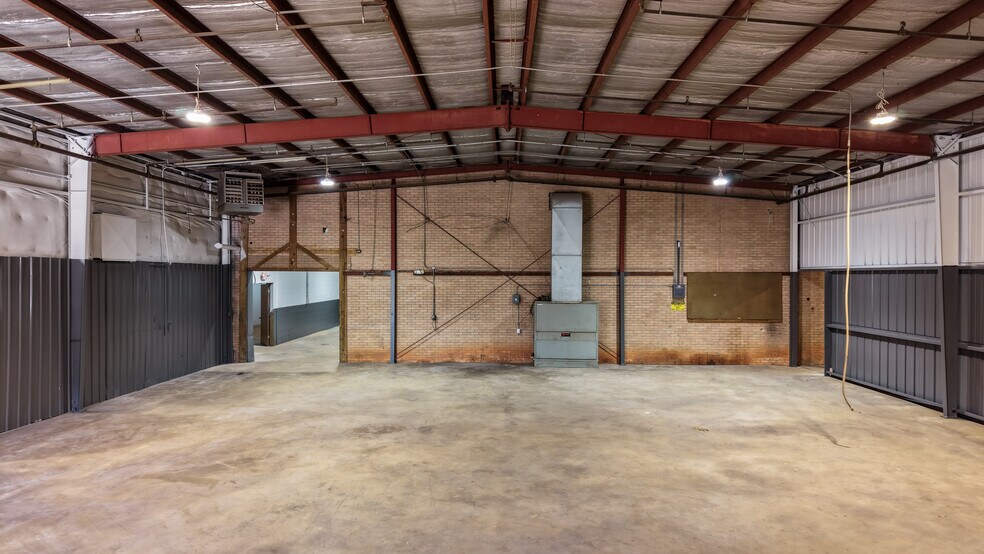 More Photos Of 425 Foster St, Cowpens Manufacturing For Sale