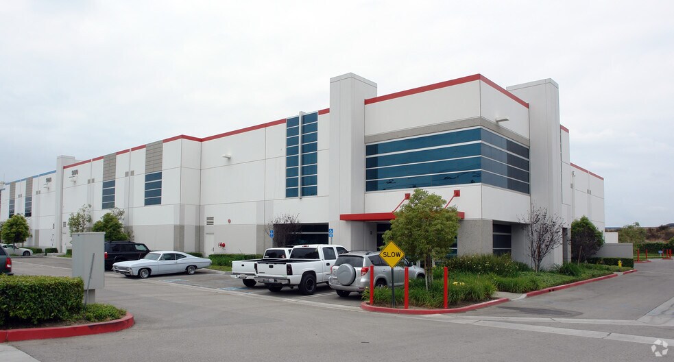 More Photos Of 9190 Hyssop Dr, Rancho Cucamonga Warehouse For Lease