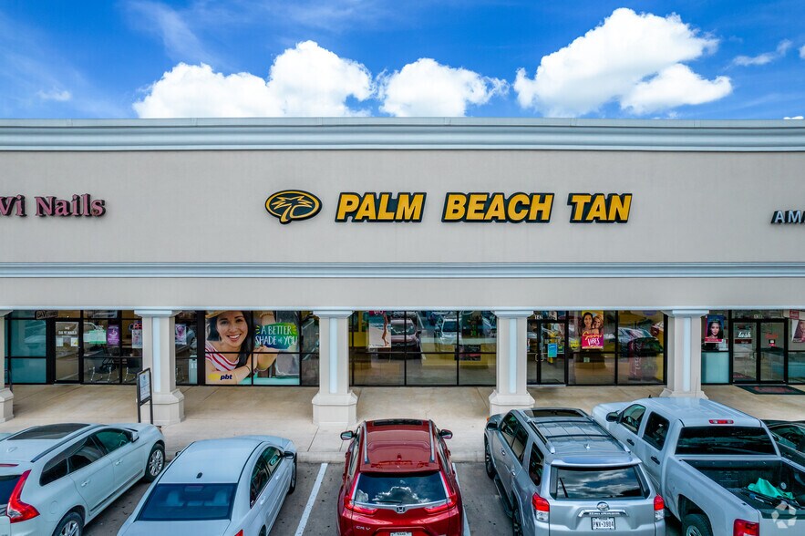 More Photos Of 999 E Basse Rd, San Antonio Unknown For Lease