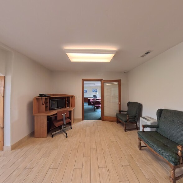 More Photos Of 805 E Palatine Rd, Palatine Office For Sale