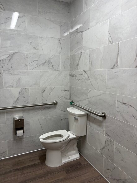 More Photos Of 7625 Maple Lawn Blvd, Fulton Medical For Sale