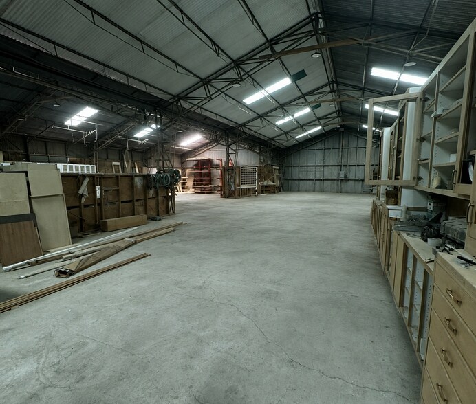 More Photos Of 5709 Hart St, Fort Worth Warehouse For Lease