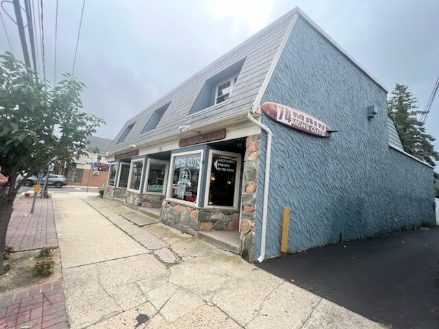 More Photos Of 70 W Main St, East Islip Freestanding For Sale